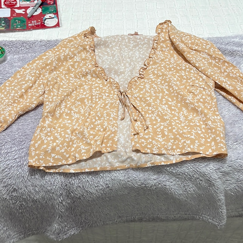 Super cute overlay top!